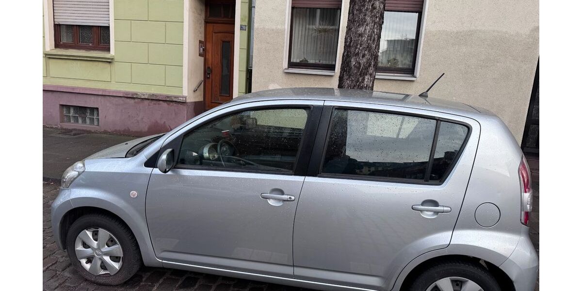 Daihatsu Sirion 136.642 km 2.300 &euro; Duisburg 47137