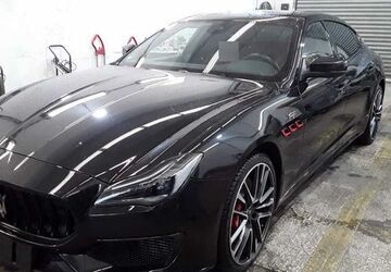Maserati Quattroporte 40.000 km 105.999 &euro; Miesbach 83714