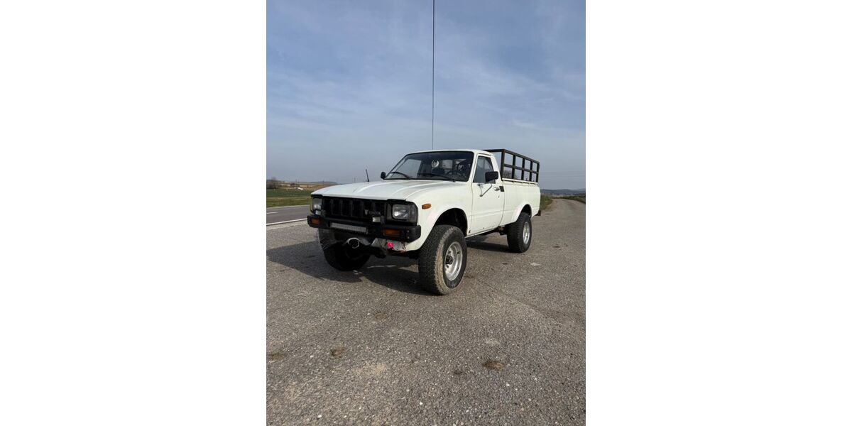 Toyota Hilux 174.700 km 12.500 &euro; Kraichtal 76703