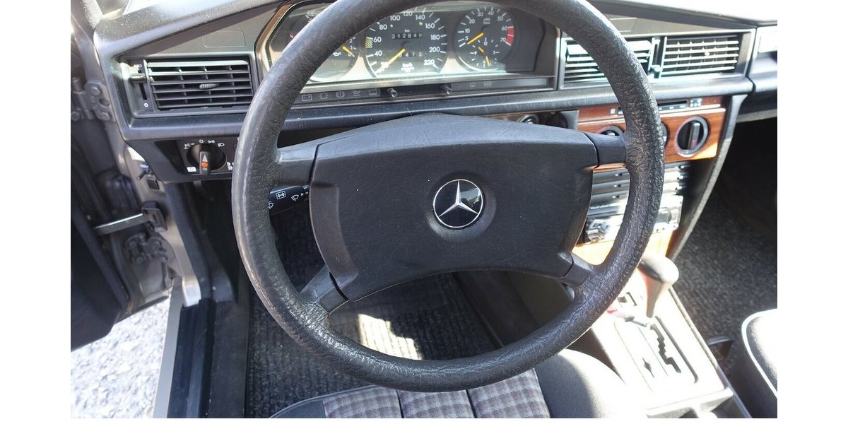 Mercedes-Benz 190 E 2.3 H-Kennz. Oldtimer eSHSD Verschl-t. neu g 212.900 km 7.950 &euro; Neumarkt/OPf 92318