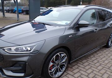 Ford Focus 3.141 km 25.900 &euro; Sedelsberg 26683