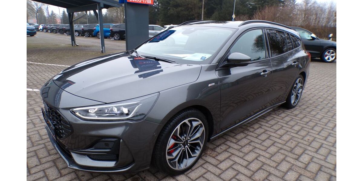 Ford Focus 3.141 km 25.900 &euro; Sedelsberg 26683