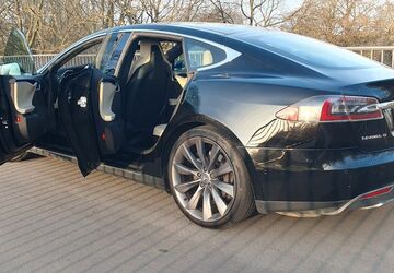 Tesla Model S 141.586 km 22.949 &euro; Celle 29223