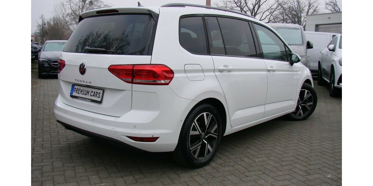 VW Touran 1,5 Comfortline ACC LED AHK 7Sitzer SHZ BMT 13.701 km 33.980 &euro; Falkensee 14612