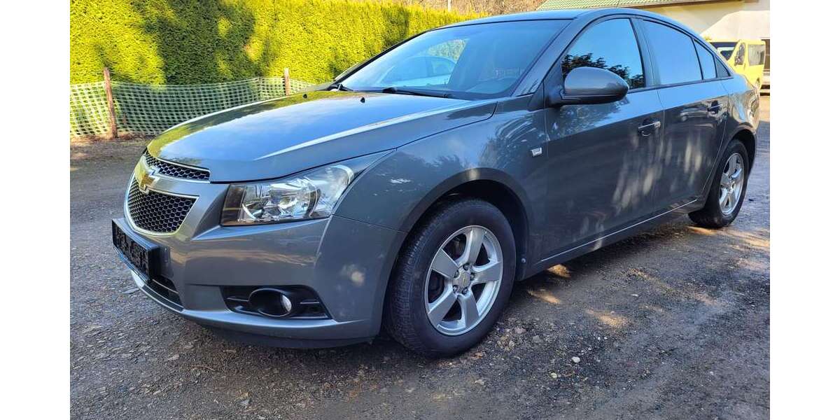 Chevrolet Cruze 114.400 km 5.850 &euro; Frohburg 04654