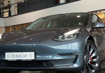 Tesla Model 3 65.795 km 31.980 &euro; Landshut 84030