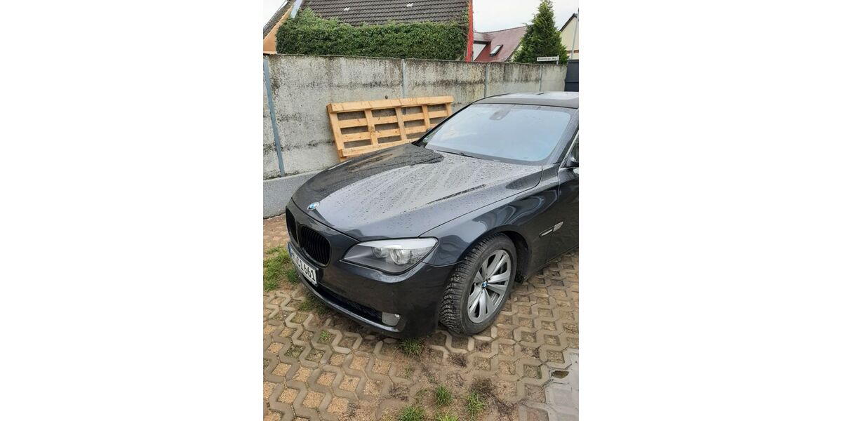 BMW 750 341.000 km 7.699 &euro; Wiesenburg 14827