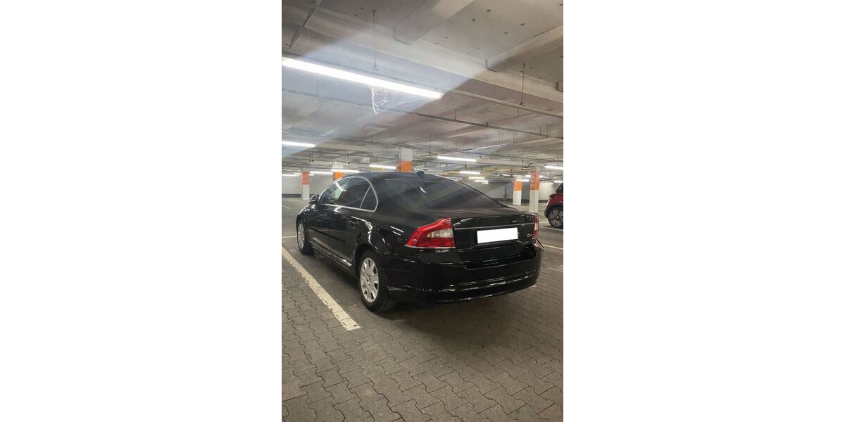 Volvo S80 175.985 km 9.990 &euro; Düsseldorf 40210