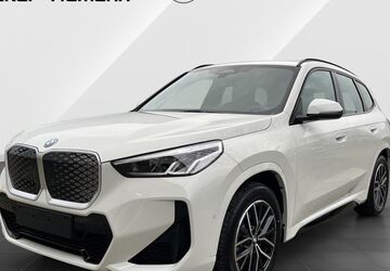 BMW iX1 4.489 km 49.992 &euro; Versmold 33775