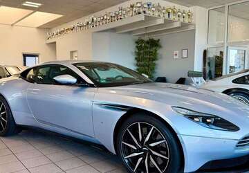 Aston Martin DB11 44.887 km 118.850 &euro; Stuhr-Seckenhausen 28816