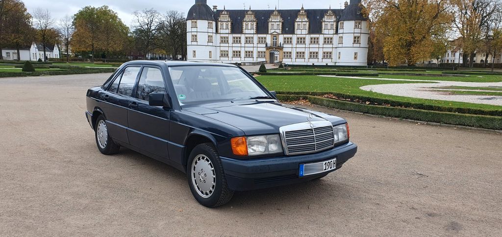 Mercedes-Benz 190 216.800 km 4.600 &euro; Paderborn 33104