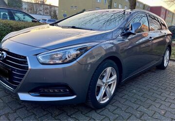 Hyundai i40 156.000 km 10.600 &euro; Hamm 59073