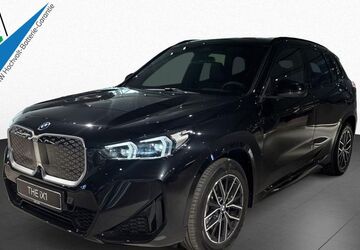BMW iX1 1.500 km 60.470 &euro; Hamburg 21073