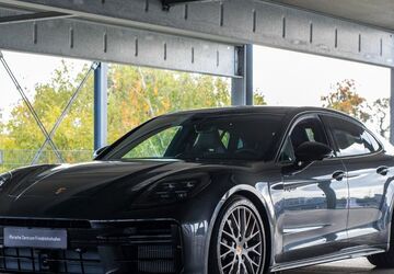Porsche Panamera 8.800 km 161.480 &euro; Friedrichshafen 88045