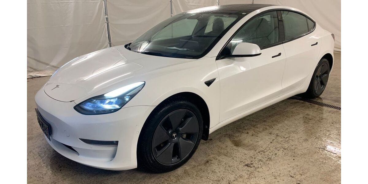 Tesla Model 3 41.700 km 29.450 &euro; Steinbach-Hallenberg OT Herges-Hallenberg 98587