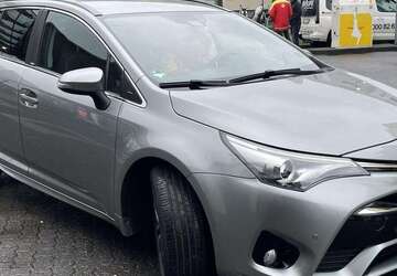 Toyota Avensis 205.000 km 7.900 &euro; Köln 51105