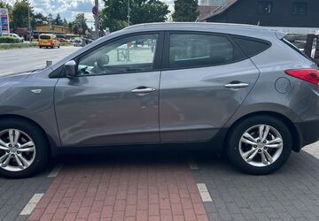 Hyundai ix35 180.000 km 9.450 &euro; Berlin 12349
