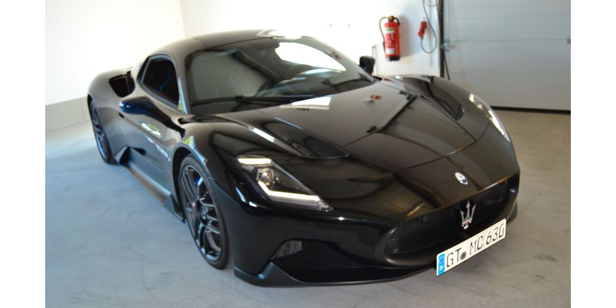 Maserati MC20 16.000 km 210.000 &euro; Rietberg 33397