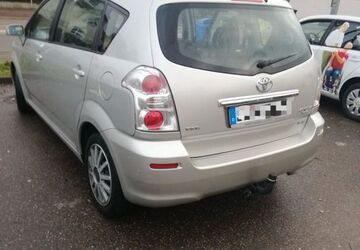 Toyota Corolla Verso 205.500 km 2.500 &euro; Esslingen 73730