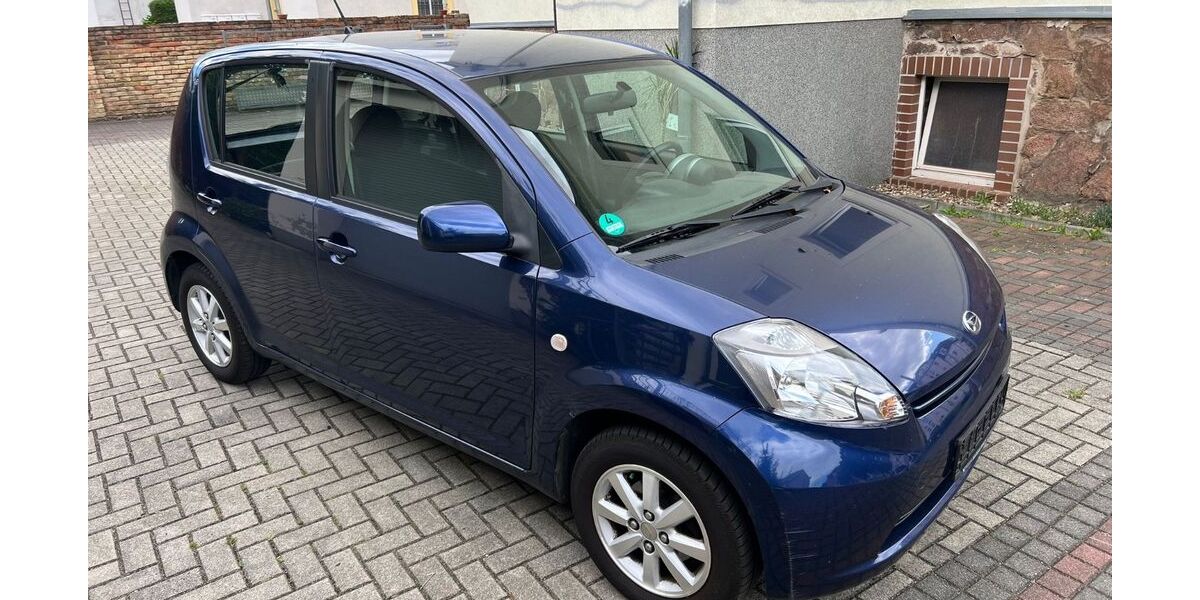Daihatsu Sirion 212.000 km 2.700 &euro; Dresden 01139