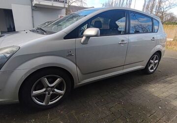 Toyota Verso 280.000 km 2.800 &euro; Moers 47443