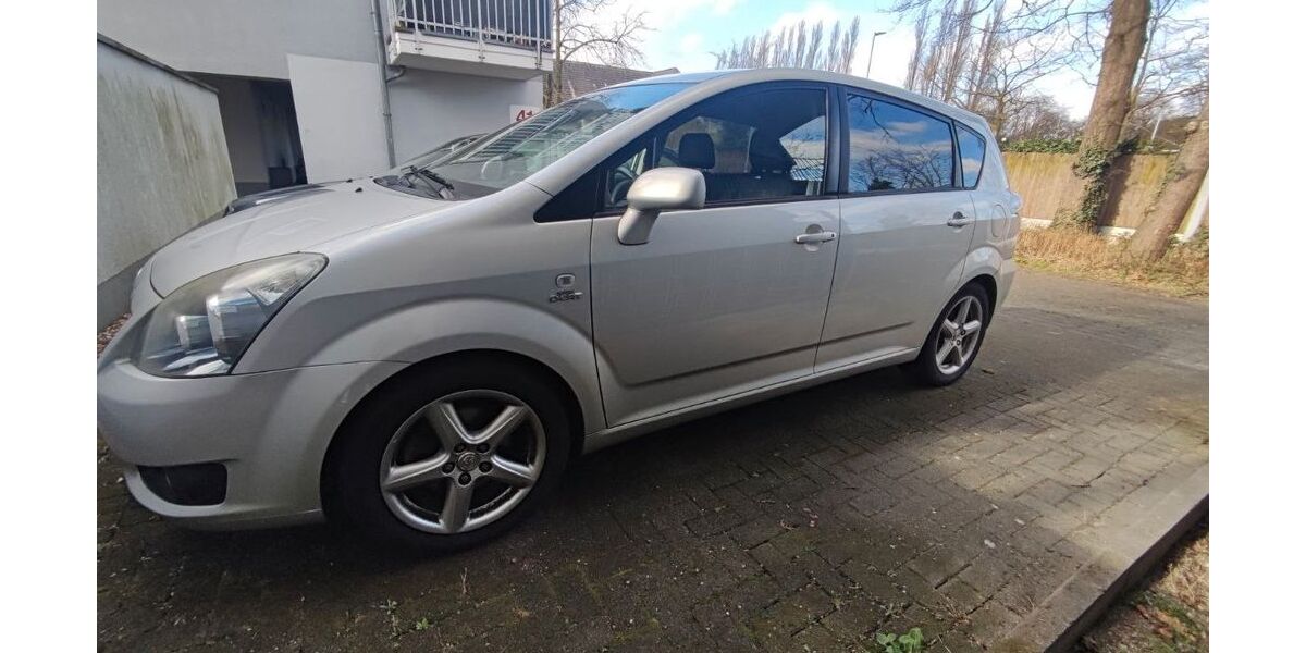 Toyota Verso 280.000 km 2.800 &euro; Moers 47443