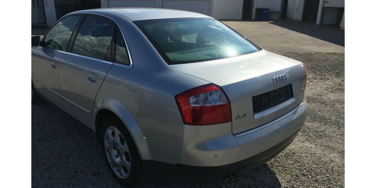 Audi A4 2.0,AHK,Sitzheiz.,Navi,Tüv 11/27! 216.000 km 2.600 &euro; Himmelkron 95502