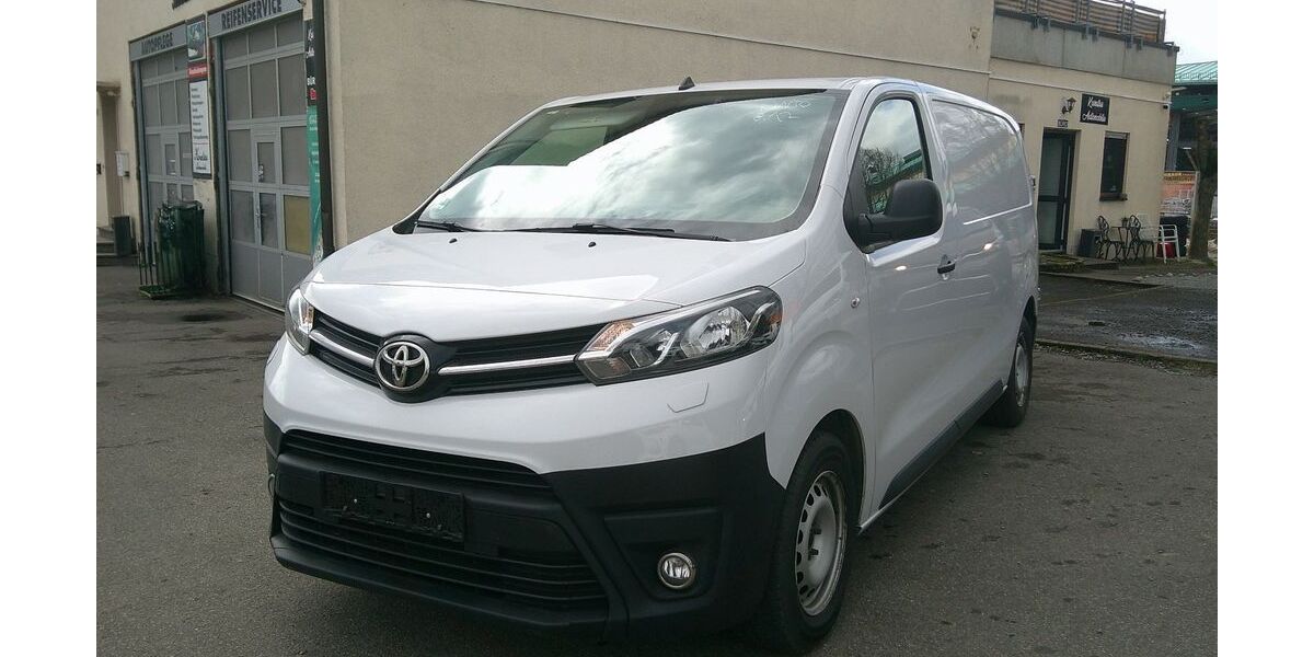 Toyota Proace (Verso) 100.000 km 13.960 &euro; Sindelfingen 71065