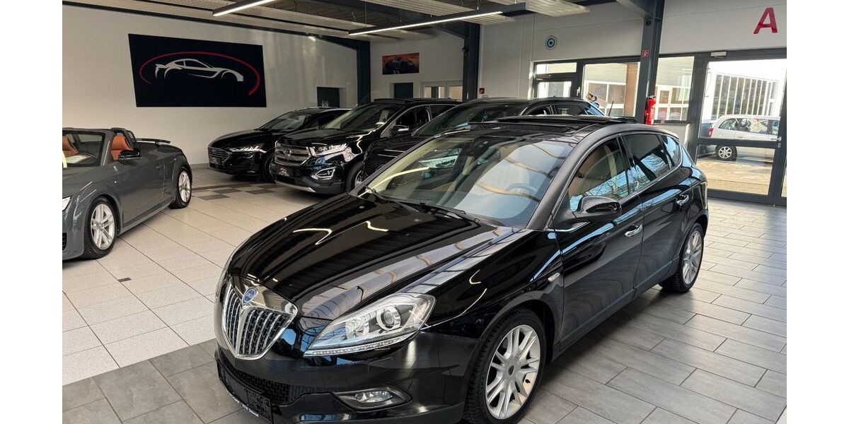 Lancia Delta 122.000 km 5.900 &euro; Detmold 32758