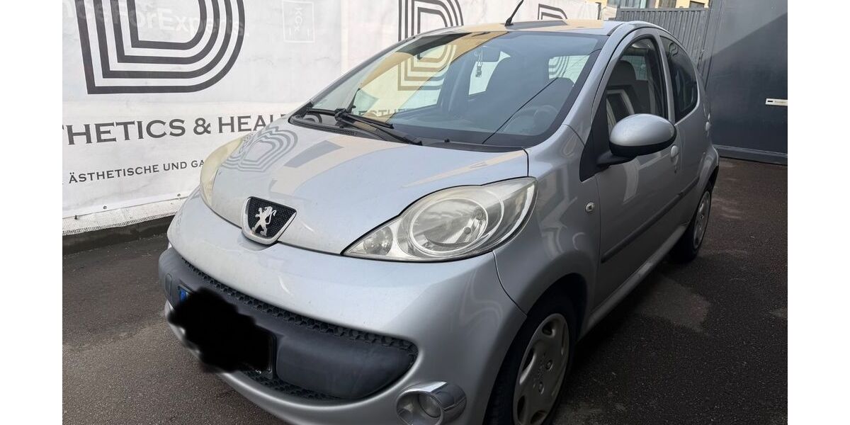 Peugeot 107 199.987 km 1.500 &euro; Köln 51105