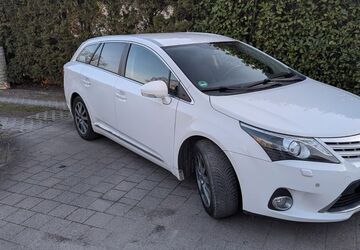 Toyota Avensis 179.000 km 12.500 &euro; Brietlingen 21382