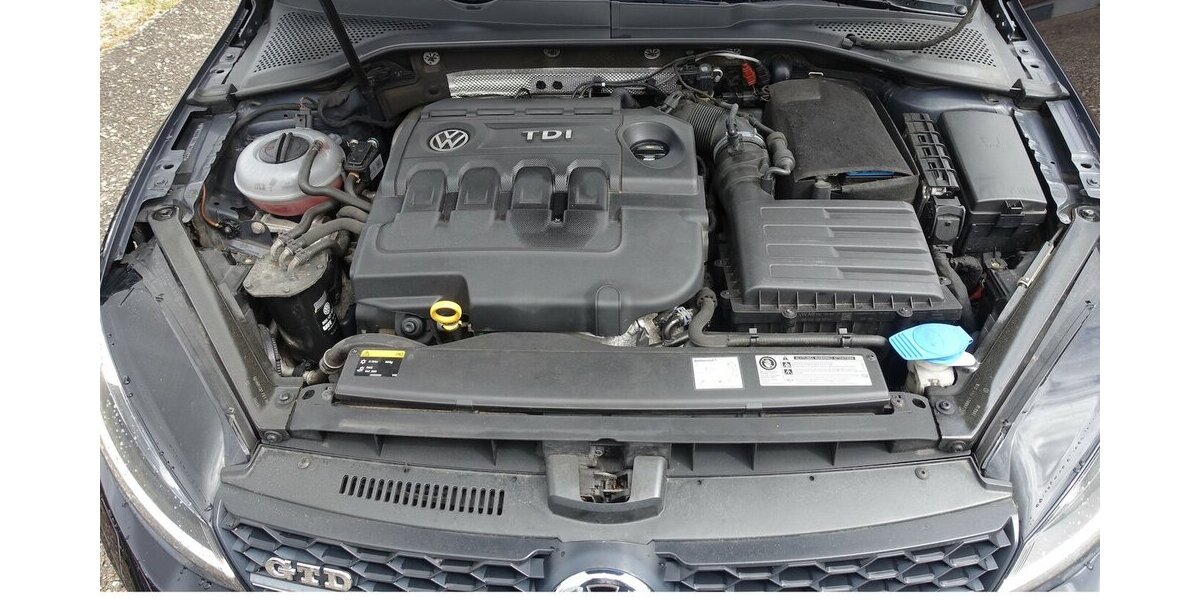 VW Golf GTD BMT Bi-Xenon eGHSD Navi 8-fach bereift 173.800 km 14.950 &euro; Neumarkt/OPf 92318