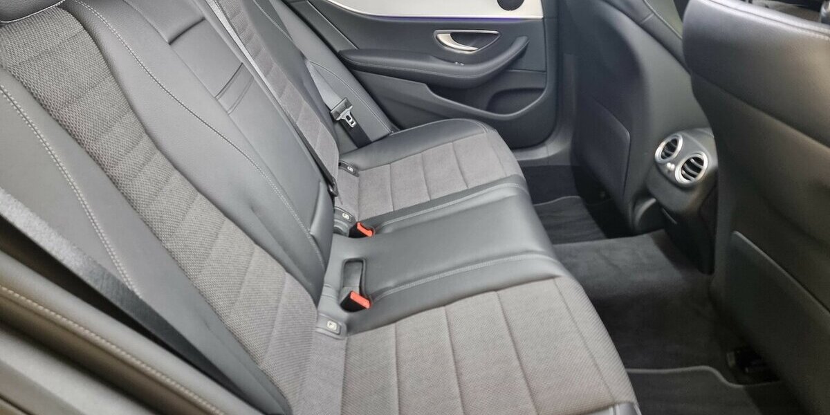 Mercedes-Benz E 300 e PHEV LED ACC Navi Digital Kamera 54.500 km 31.900 &euro; Garrel 49681