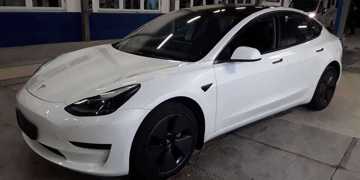 Tesla Model 3 68.881 km 26.390 &euro; Grünwald 82031