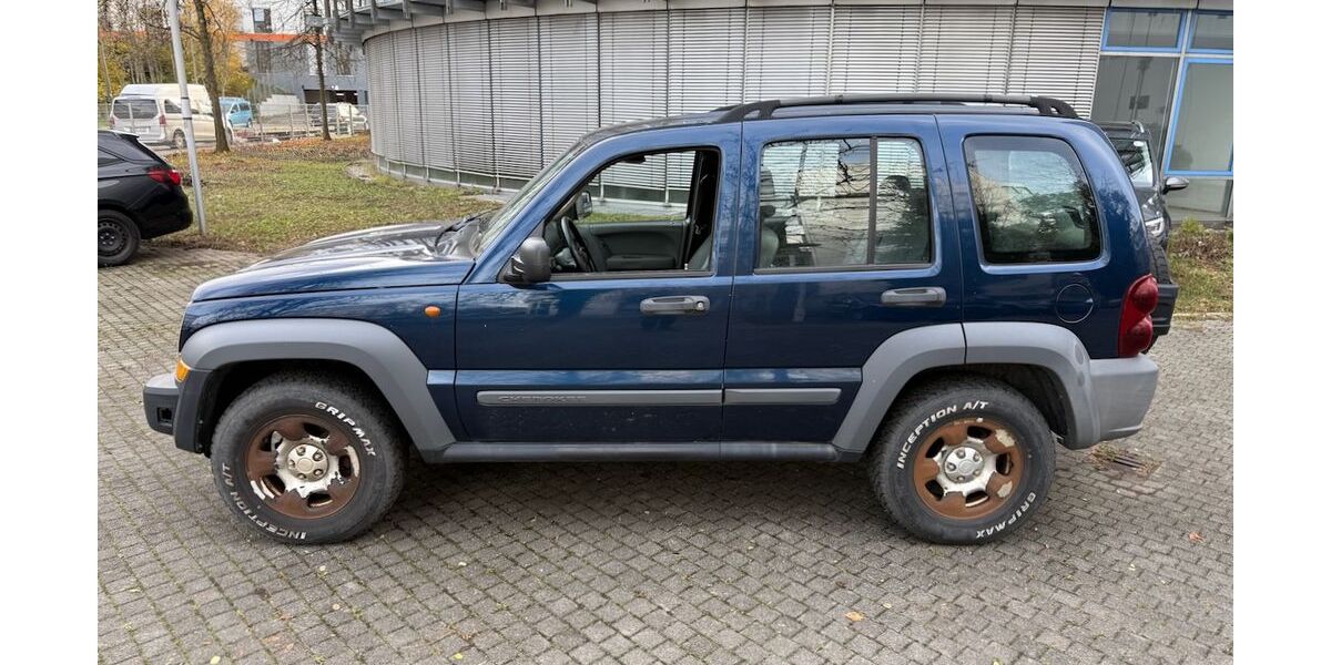 Jeep Cherokee 239.000 km 1.980 &euro; München 81827