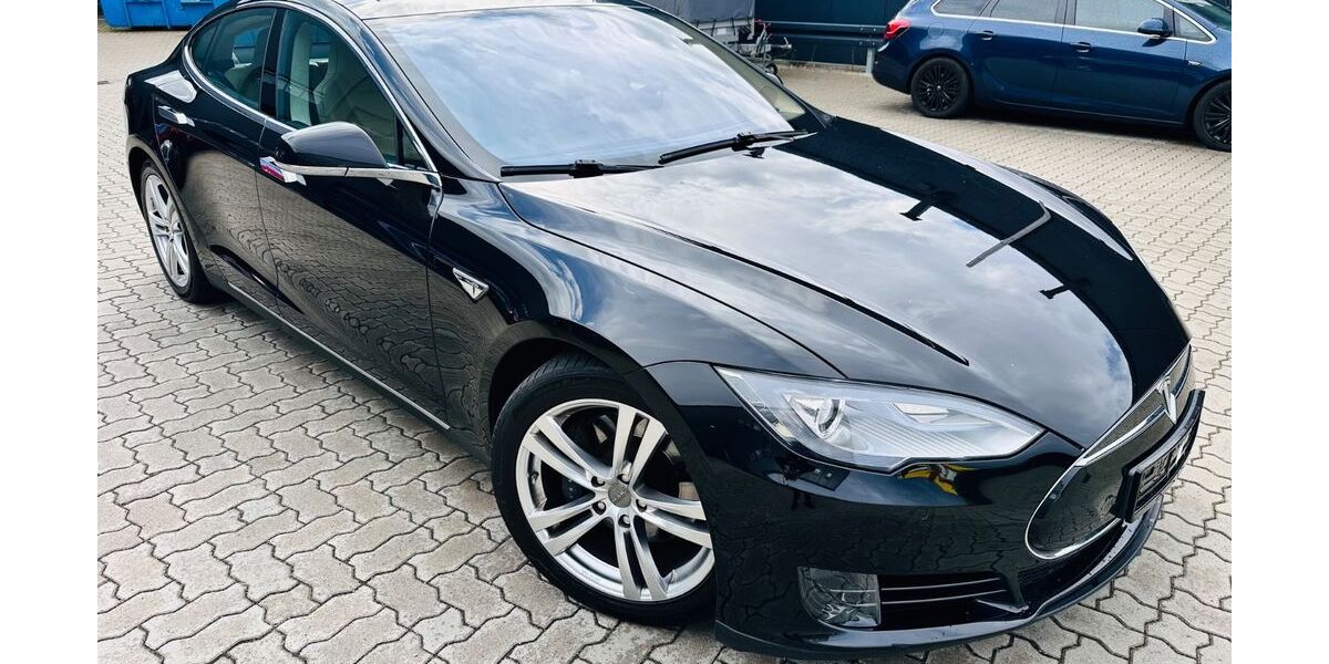 Tesla Model S 136.000 km 23.000 &euro; Geesthacht 21502