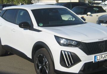 Peugeot 2008 3.000 km 24.490 &euro; Detmold 32758