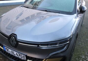 Renault Megane 2.500 km 33.900 &euro; Halver 58553