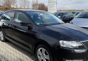 Skoda Rapid 129.500 km 8.250 &euro; Münzenberg-Gambach 35516