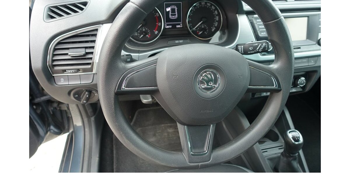 Skoda Fabia Ambition Klimatronik PDC Sitzheizung 120.800 km 6.950 &euro; Neumarkt/OPf 92318