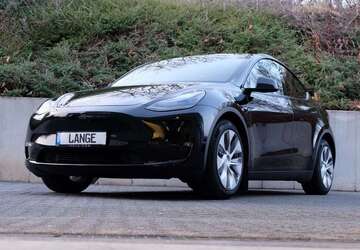 Tesla Model Y 29.493 km 44.980 &euro; Köln 50996