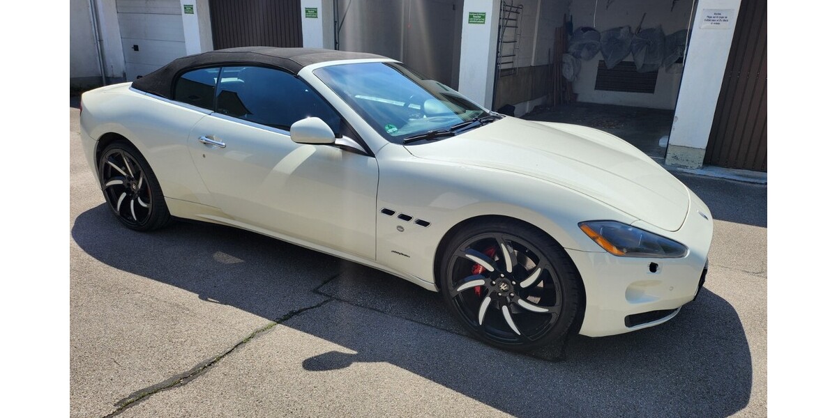 Maserati GranCabrio 88.000 km 33.999 &euro; München 80313