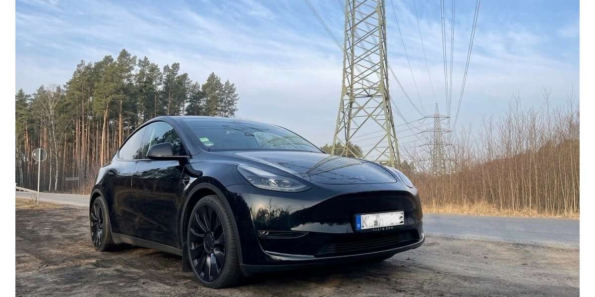 Tesla Model Y 72.000 km 39.999 &euro; Berlin, Stadt 14059