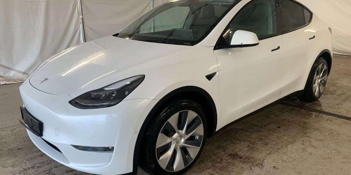 Tesla Model Y 48.915 km 33.450 &euro; Herges-Hallenberg 98587