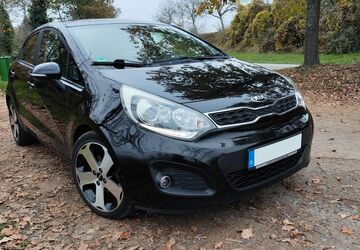 Kia Rio 214.000 km 5.300 &euro; Güglingen 74363
