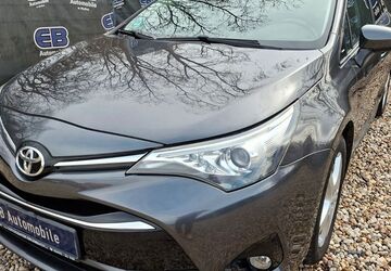 Toyota Avensis 107.000 km 12.666 &euro; Bitterfeld-Wolfen OT Wolfen 06766