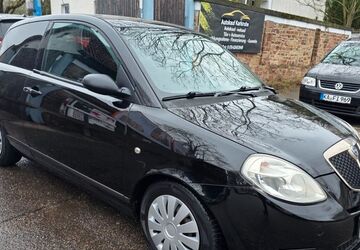 Lancia Ypsilon 169.700 km 2.299 &euro; Karlsruhe 76131