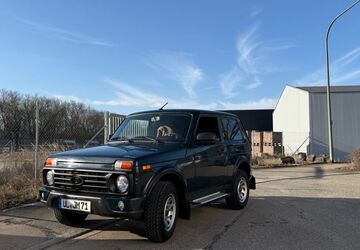 Lada Niva 17.000 km 15.999 &euro; Ulm 89077