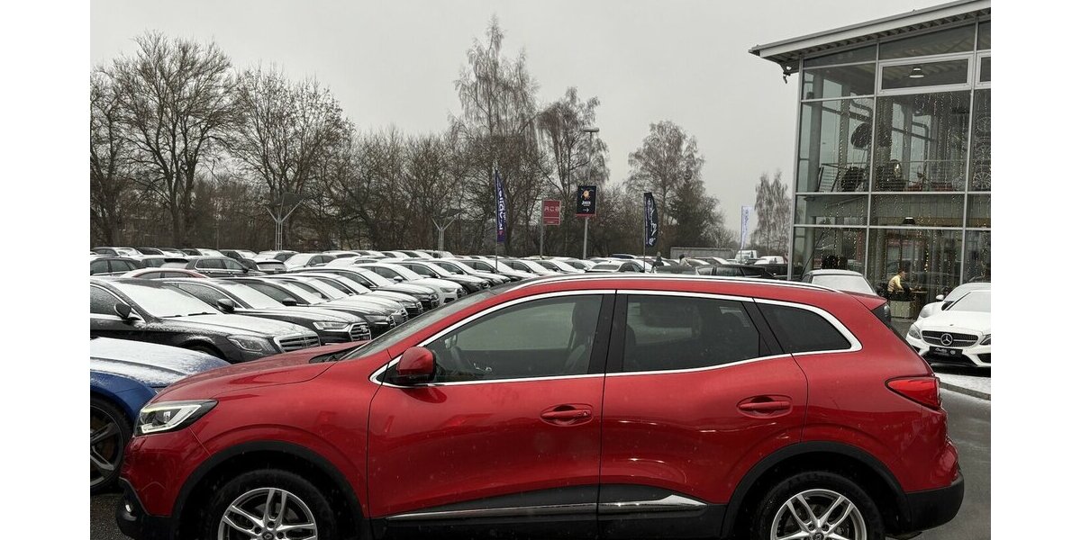 Renault Kadjar 1.2 Collection PANORAMA/NAVI/SHZ/PDC/GRA 71.999 km 13.900 &euro; Villingen-Schwenningen 78054