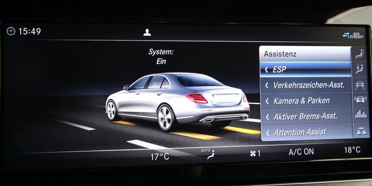 Mercedes-Benz E 220 d Avantgarde NAVI+LED+KAMERA+STANDHEIZUNG 29.693 km 36.900 &euro; Hagenow 19230